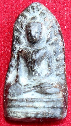 พระรอดล้านนา สนิมแดง เนื้อชิน