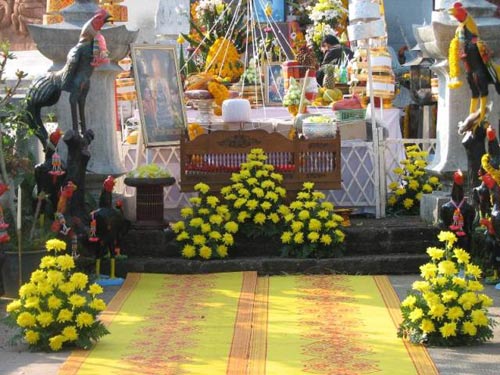 พระกริ่งเจ้าฟ้านเรศ เนื้อชนวนมีก้านช่อ ((มีจาร หลวงตาม้า ในพิธี)) วัดพุทธพรหมปัญโญ (วัดถ้ำเมืองนะ) เ