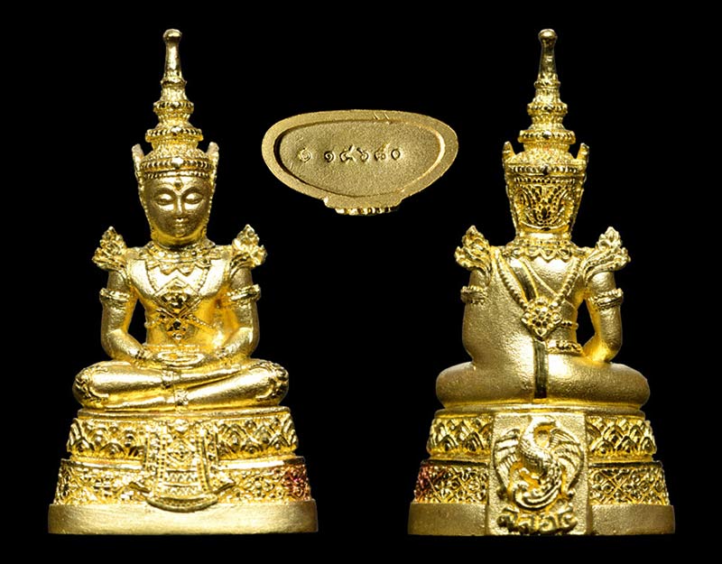 พระแก้วมรกต กรมสรรพสามิต ครบ64ปี วัดพระศรีรัตนศาสดาราม2539 เนื้อทองคำขัดเงา เลข14680 น้ำหนัก 18.05กร