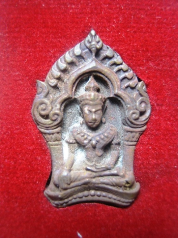 พระยอดขุนพลบ้านค่ายหลวพ่อสาคร ปี๒๕๕๓ เนื้อทองแดงชนวน ตอกโค้ด มาพร้อมกล่องเดิม