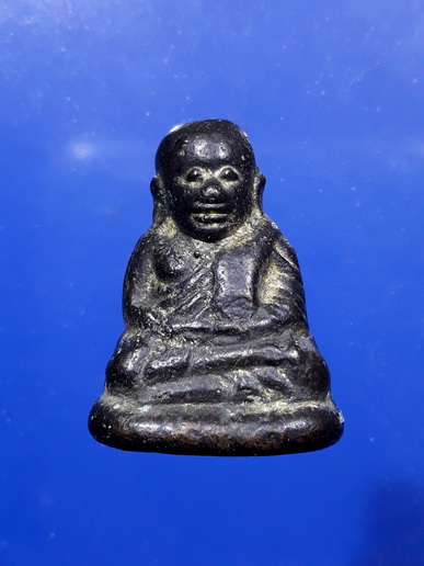 	หลวงพ่อเงิน บางคลาน รุ่นปืนแตก พิมพ์เศียรโตปี28