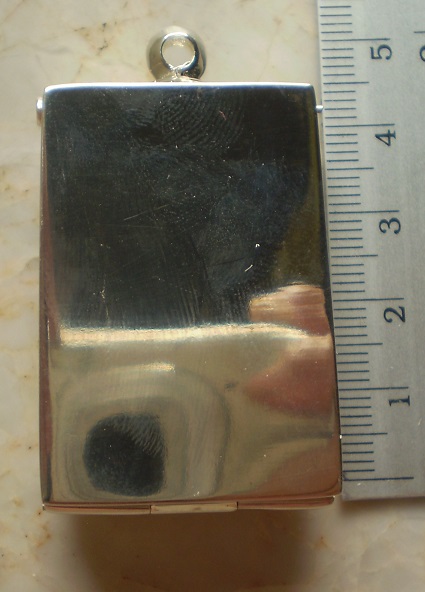 ตลับเงินขัดเงา  ใส่พระสมเด็จมาตรฐาน  เคาะเดียว 