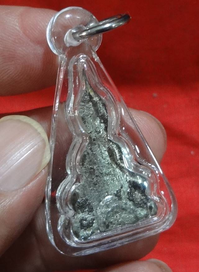  พระพิมพ์ท่ากระดานเนื้อชินเงินไม่ทราบกรุครับ