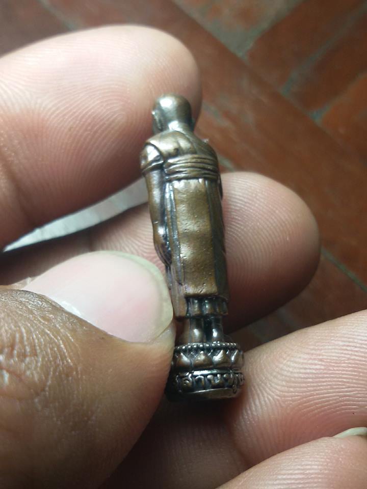 รูปหล่อ หลวงปู่หงษ์