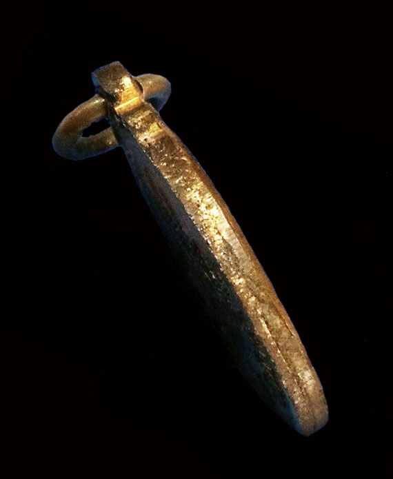 เคาะเดียว เหรียญเม็ดแตงหลวงปู่หมุน ฐิตสีโล พิธีเสาร์5บูชาครู ปี43 ผิวไฟแดงๆ ซองเดิมๆ