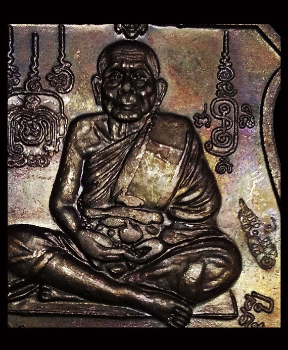 เหรียญนารายณ์ทรงครุฑ หลวงปู่หมุน ปี42 โค๊ดวัดสุทัศน์ จมูกพองามๆ ผิวสีรุ้งๆ ไม่ผ่านการใช้ 