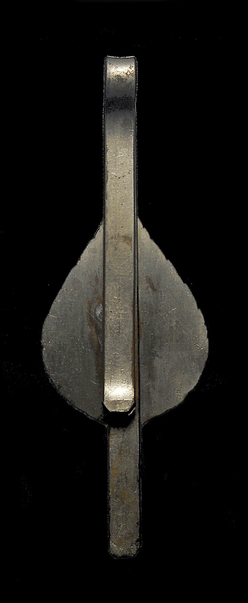 แหนบพัดยศหลวงพ่อเงิน วัดดอนยายหอม ปี ๑๗ (พื้นเหลืองเขียว)