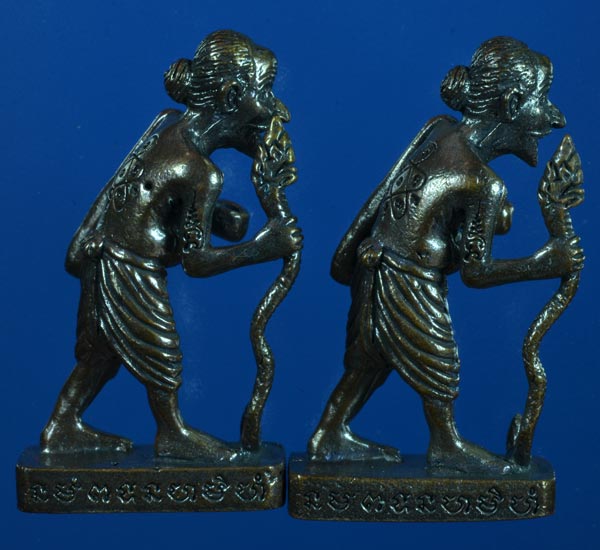 เคาะแรกชูชก ยันต์ ๕ มหาลาภ หลวงพ่อสาคร วัดหนองกรับ เนื้อทองแดงรมดำ 2 องค์ ชุดc-4