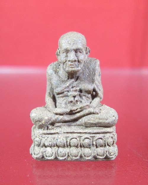 หลวงปู่ทวดลอยองค์ พิมพ์เล็ก ฐานสูง หลวงปู่คำพันเสก