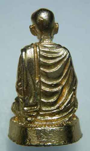 เคาะเดียวแดงครับ..รูปหล่อลอยองค์ สมเด็จพระพุฒจารย์โต พรมรังสื เนื้อกะไหล่ทอง ใต้ฐานมียันต์