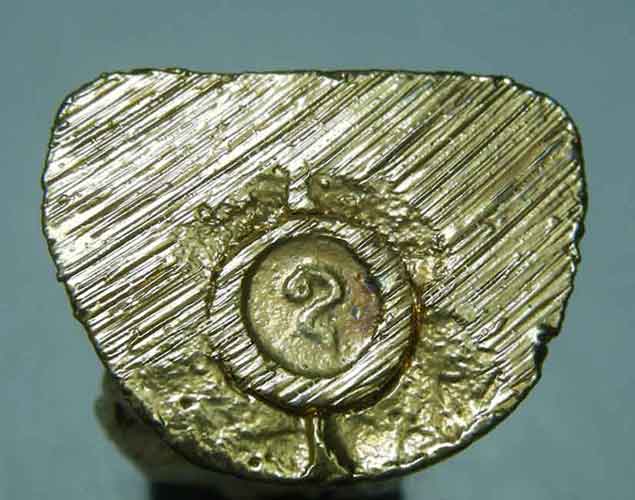 เคาะเดียวแดงครับ..รูปหล่อลอยองค์ สมเด็จพระพุฒจารย์โต พรมรังสื เนื้อกะไหล่ทอง ใต้ฐานมียันต์