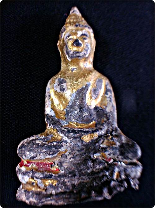 พระรัตนะเนื้อตะกั่วสนิมแดง พระปิดทองเก่าขุดพบที่กรุอยุธยาเป็นพระความสำเร็จสวยลำดับที่4