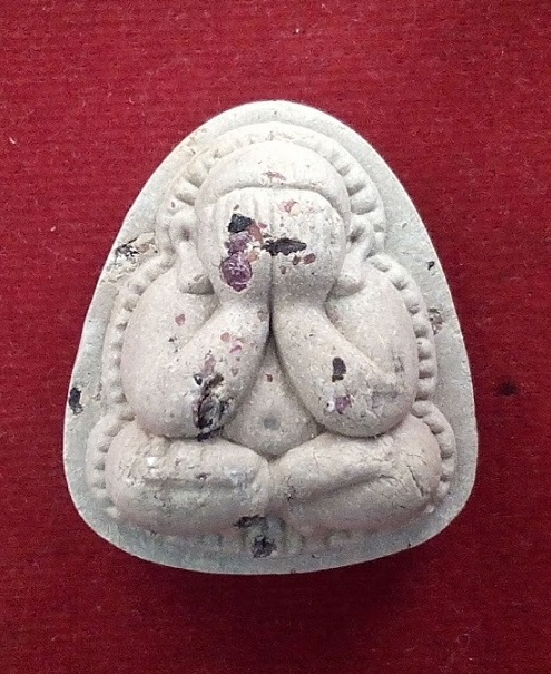 พระปิดตาปุ้มปุ้ย เนื้อเกสรโรยพลอย หลวงปู่ทิม วัดพระขาว ที่ระลึกงานประจำปี47...เคาะเดียวแดง...