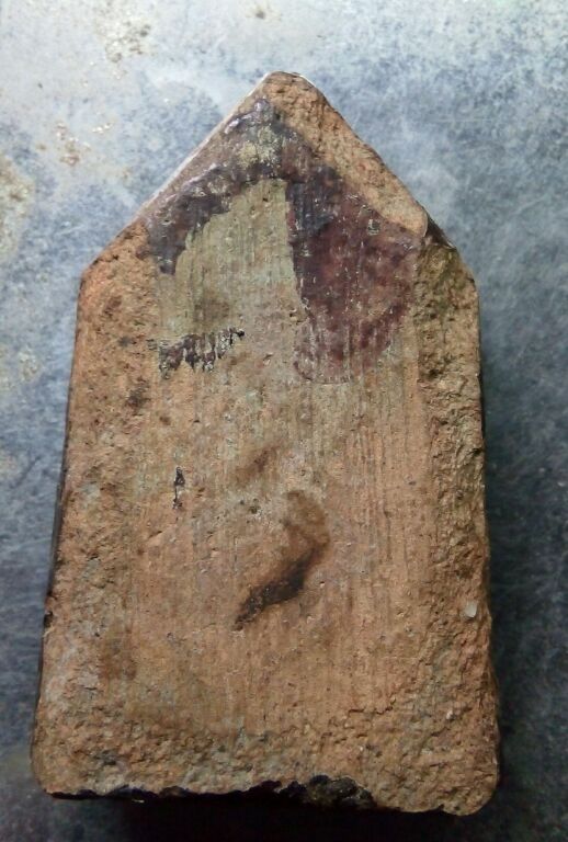 พระขุนแผนพิ มพ์ใหญ่กรุโรงเหล้าอยุธยาสวยๆเก่าๆครับ