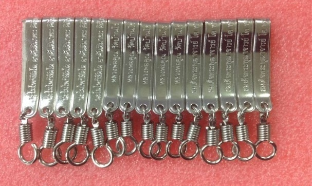 แหนบ สแตนเลส   3 ลาย  = 15  อัน สวย ๆๆ  ของใหม่ 