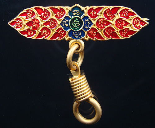 เข็มกลัดกะหลั่ยทองลงยา หลวงปู่ทิม วัดพระขาว จ.พระนครศรีอยุธยา