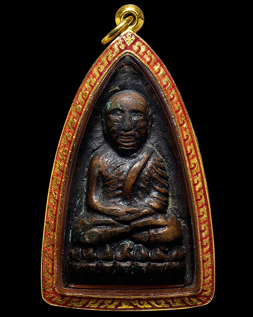 เตารีดปั๊มซ้ำ บล็อกเตารีดA หลวงปู่ทวด วัดช้างให้ จ.ปัตตานี เนื้อแดง พระไม่สึกแต่ปั๊มเขยื้อนเลี่ยมทอง