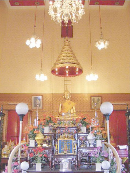 พระรูปหล่อหลวงพ่อโสธร วัดพิกุลเงิน นนทบุรี (เนื้ออัลปาก้า) ๒๕๑๕