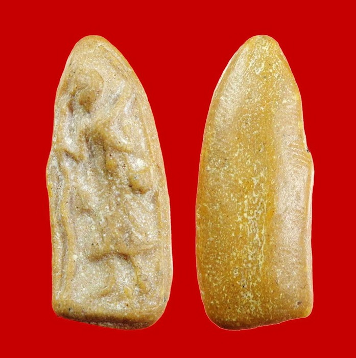 พระรอดเนื้อผงน้ำมันฝังพลอย