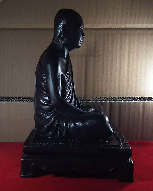  พระบูชารุ่นแรก หลวงปู่ไม อินทสิริ ขนาดหน้าตัก ๕ นิ้ว ปี.๒๕๕๕