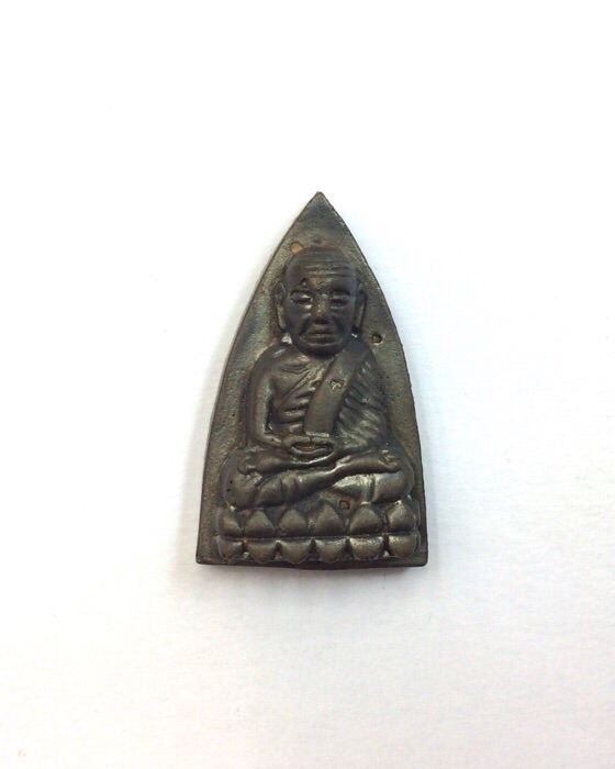 หลวงปู่ทวด วัดช้างไห้ เฉลิมพระเกียรติ ญสส 87พรรษา วัดบวรนิเวศ เนื้อนวโลหะ มีโค๊ด กล่องเดิม พิธีใหญ่