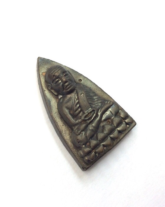 หลวงปู่ทวด วัดช้างไห้ เฉลิมพระเกียรติ ญสส 87พรรษา วัดบวรนิเวศ เนื้อนวโลหะ มีโค๊ด กล่องเดิม พิธีใหญ่