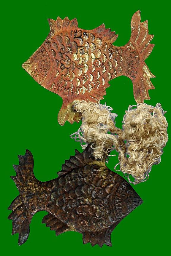 ปลาตะเพียนเงิน-ทองหลวงพ่อจงวัดหน้าต่างนอกแท้ดูง่ายพร้อมบัตรรับรองพระแท้