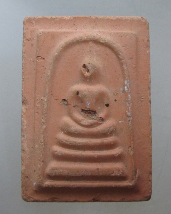 20 บาท พระสมเด็จเนื้อกระเบื้องหลังคาโบสถ์วัดไชโยฯ ปี๒๑ พิธีใหญ่