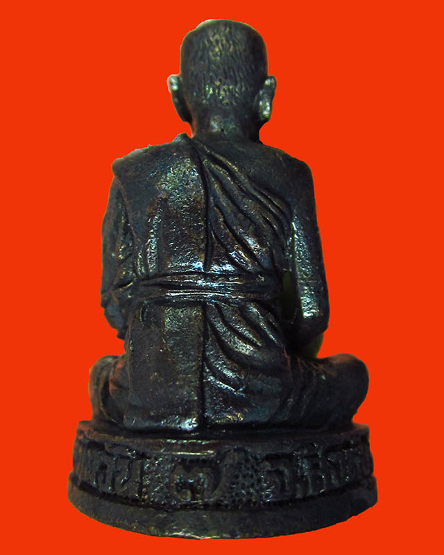 รูปเหมือนลอยองค์ 7 รอบ หลวงพ่อจรัญ รุ่นฉลองอายุวัฒนะมงคล 84 ปี เนื้อทองแดงรมดำ โค๊ดเลเซอร์ จ 2760