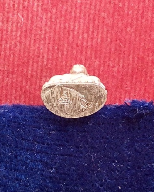 พระชัยวัฒน์ หลวงพ่อแพ วัดพิกุลทอง เนื้อเงิน ทำบุญอายุ 84ปี 7รอบ ปี32 ตอก 2โค๊ต...เคาะเดียวแดง...