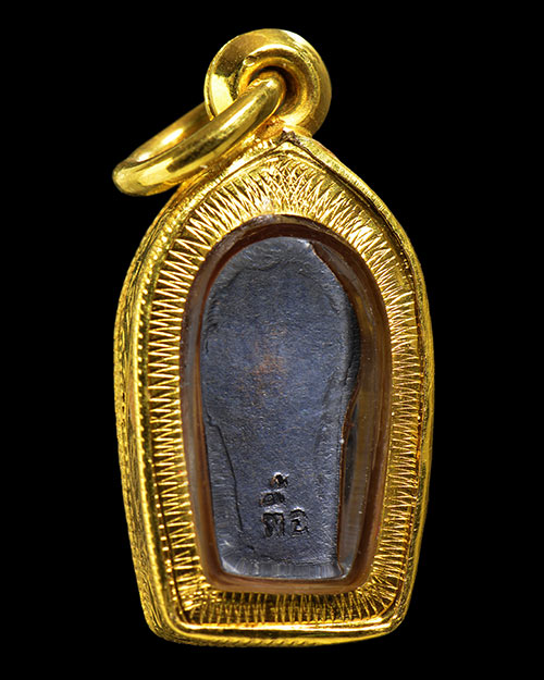 พระปรกใบมะขามรุ่นแรก หลวงปู่ตื้อ วัดป่าอรัญญวิเวก จ.นครพนม+เลี่ยมทองหนาหนาครับ