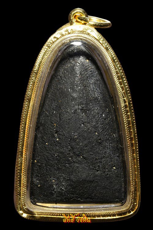 พระหลวงปู่ทวดเนื้อว่านปี 2524((((พิมพ์ใหญ่)))) เลี่ยมทองยกซุ้มงามๆ+บัตรรับรอง 