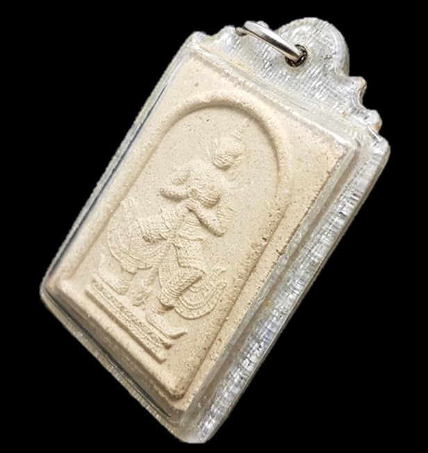 พระผงท้าวเวชสุวรรณ เนื้อผงพรายกุมาร หลังตะกรุดทองแดง หลวงพ่อสาคร วัดหนองกรับ ปี 48 สวยๆ