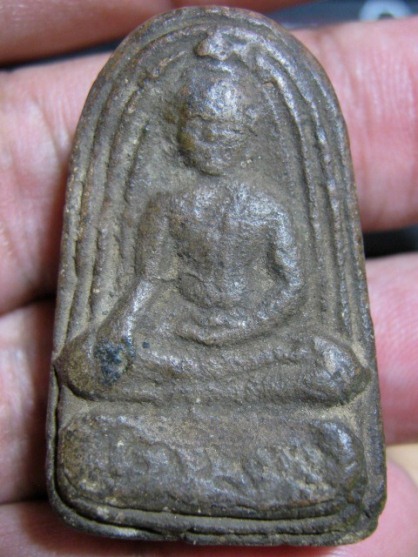 พระนั่งมารวิชัย เนื้อดิน กรุวัดเมืองศาสน์ จ.ลำปาง พระดูง่ายดี มีบัตรรับรอง