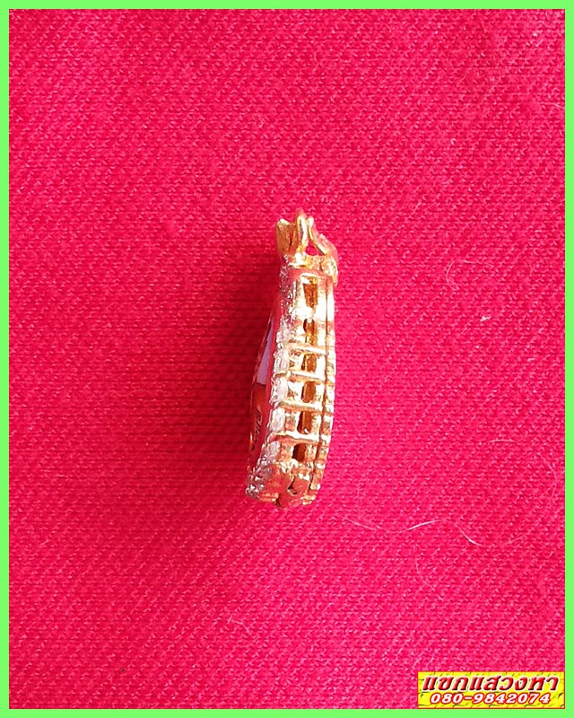 ล๊อกเก็ตล้อมพลอยหลวงพ่อแพ วัดพิกุลทอง อ.ท่าช้าง จ.สิงห์บุรี