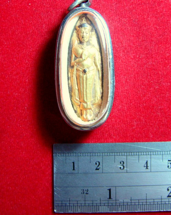 พระร่วงพิมพ์ทรงเครื่อง ว่านหน้าทองกรุ จ.กำแพงเพชร