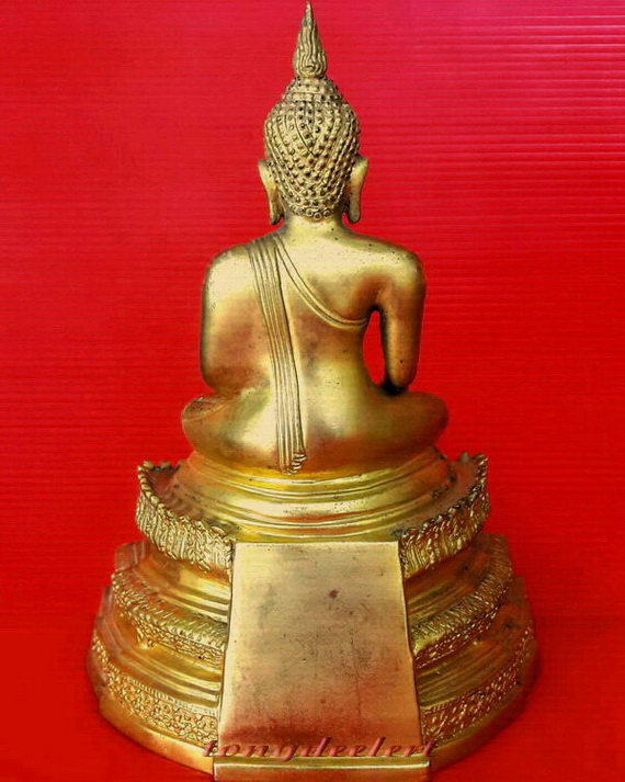 พระบูชาหลวงพ่อวัดไร่ขิง จ.นครปฐม กะไหล่ทอง สวยมากค่ะ