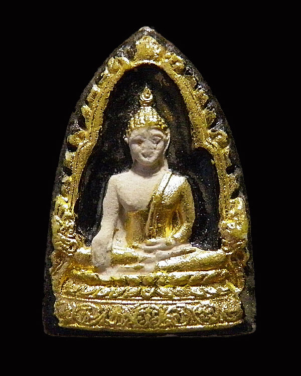 พระผงพระพุทธศักดิ์สิทธิ์  หลวงปู่คำพันธ์ โฆสปัญโญ ปี ๒๕๓๓ ลงรักปิดทอง โรยผงตะไบพระพุทธศักดิ์สิทธิ์  