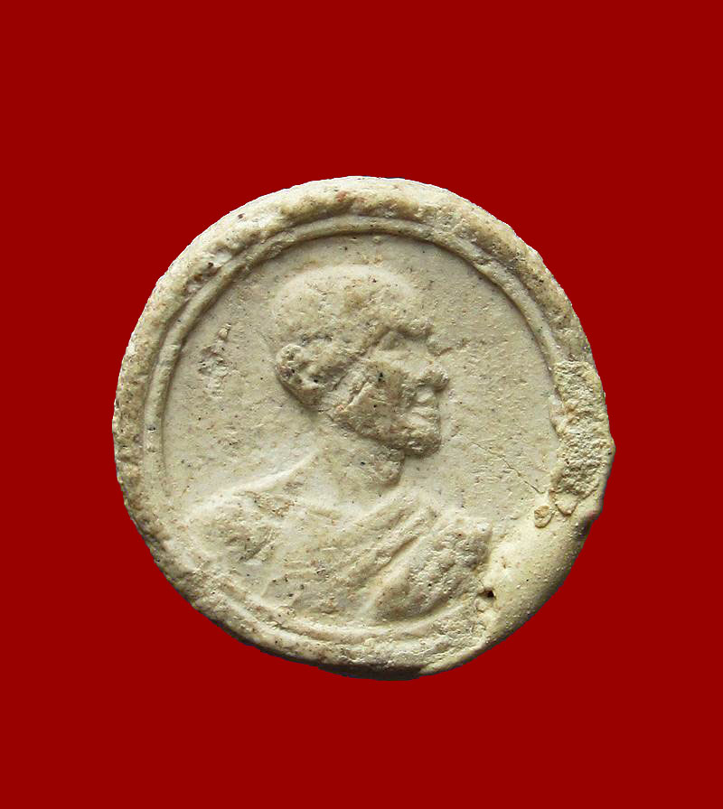 พระผงจันทร์ลอยท่านเจ้าคุณนรฯหันข้างพนมมือ ปี13