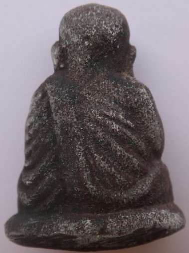 หลวงพ่อเงิน รุ่นเนื้อโลกธาตุแผ่นดินเย็น ปี 37 เคาะเดียว