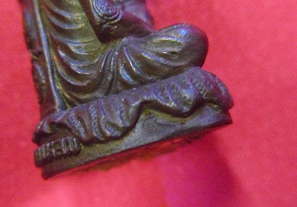 รูปหล่อหลวงปู่กาหลง เขี้ยวแก้ว รุ่นสอง 