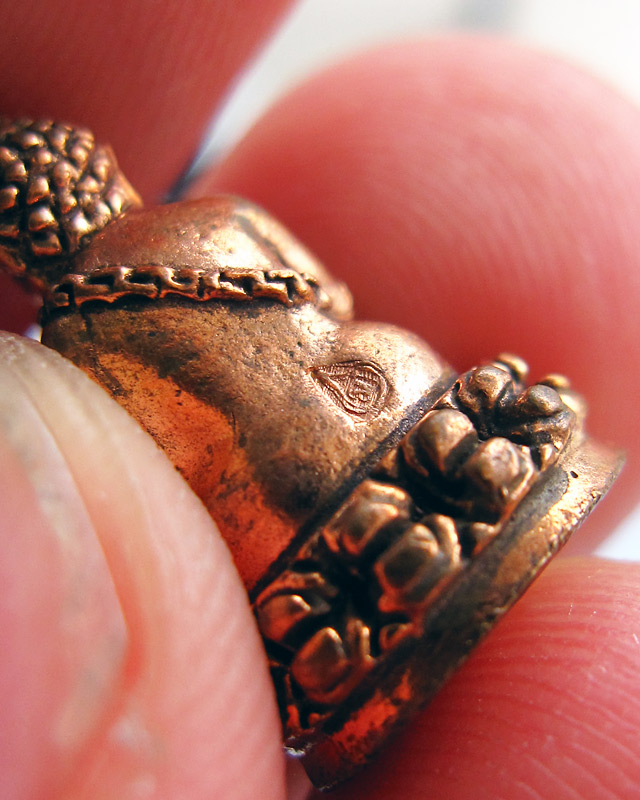 พระชัยวัฒน์ รุ่นสร้างบารมี หลวงปู่บัว ถามโก ออกวัดแหลมกลัด จ.ตราด เนื้อทองผสม