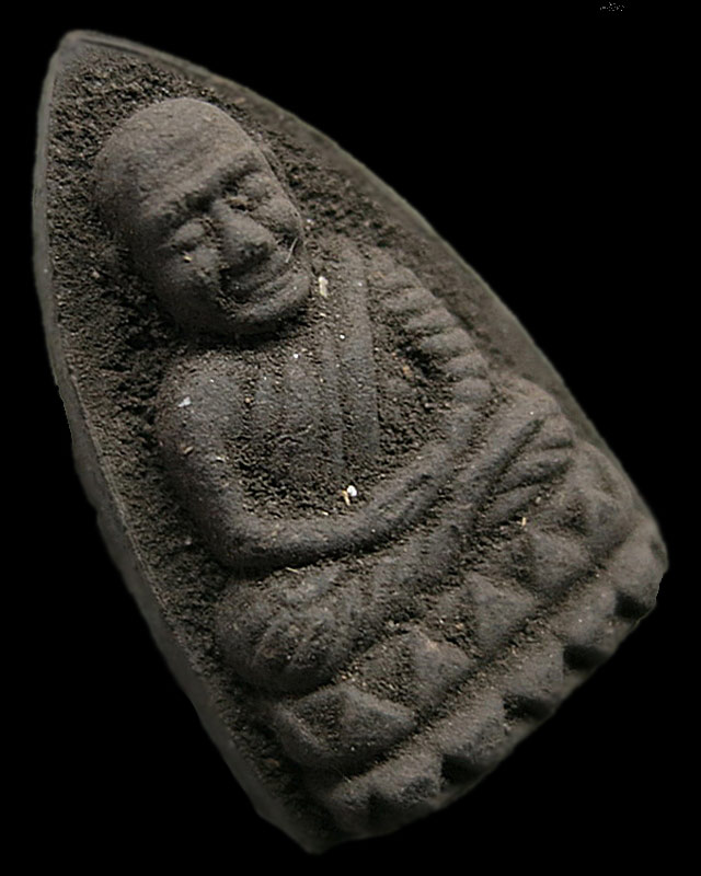 หลวงปู่ทวด วัดช้างให้ เนื้อว่าน รุ่นสร้างศูนย์ศิลปาชีพ ปี37