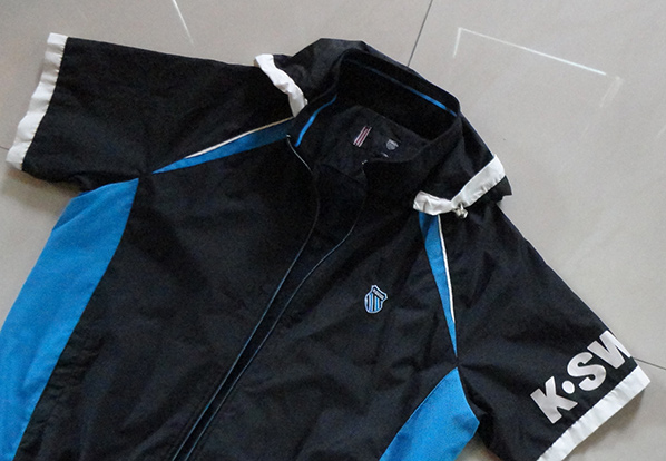 แจกเกดแขนสั้น K.SWISS ของแท้ สวยๆ ใหม่เลยครับ