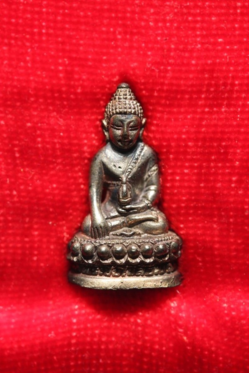 พระชัยวัฒน์ หลวงพ่อพูล วัดไผ่ล้อม ปลุกเสกไตรมาส ปี42 เนื้อนวะ