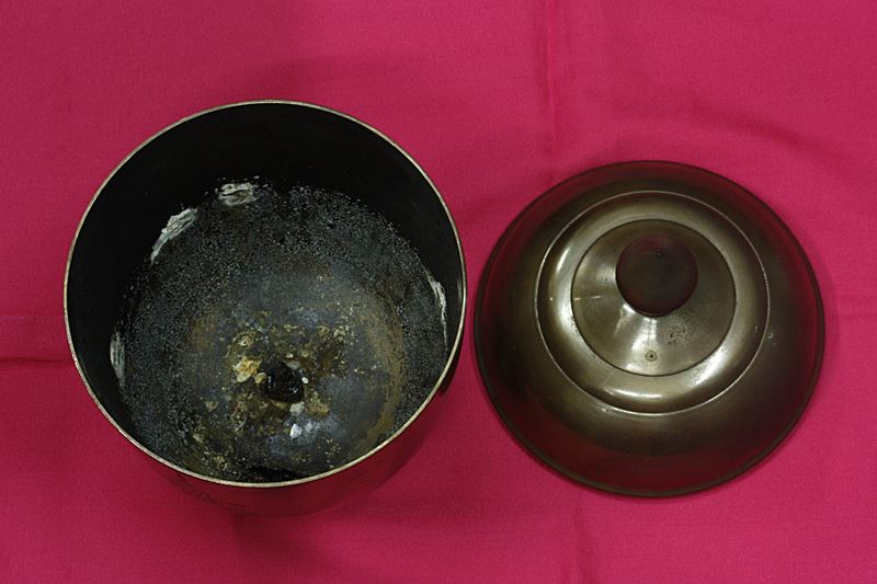 บาตรน้ำมนต์ หลวงพ่อแพ วัดพิกุลทอง จ.สิงห์บุรี