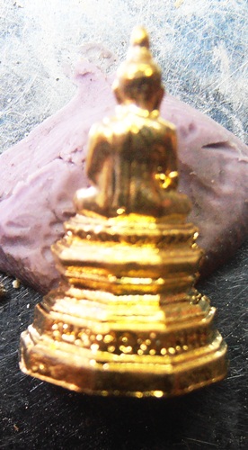 รูปหล่อหลวงพ่อพระใส ปี37พิมพ์เล็ก สวยๆพร้อมกล่องครับ