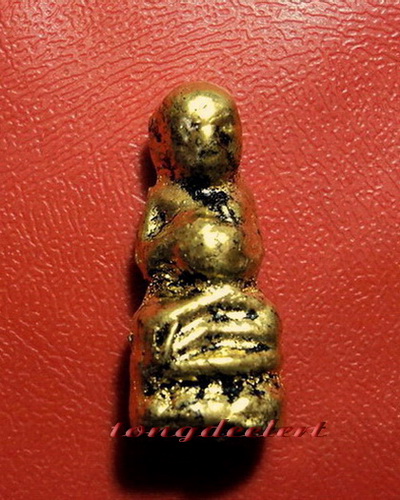 พระอุปคุตปางจกบาตรศิลปะมอญพม่า เนื้อครั่งพุทราลงรักปิดทอง ขนาดห้อยคอ สวยมากค่ะ