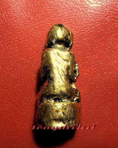 พระอุปคุตปางจกบาตรศิลปะมอญพม่า เนื้อครั่งพุทราลงรักปิดทอง ขนาดห้อยคอ สวยมากค่ะ