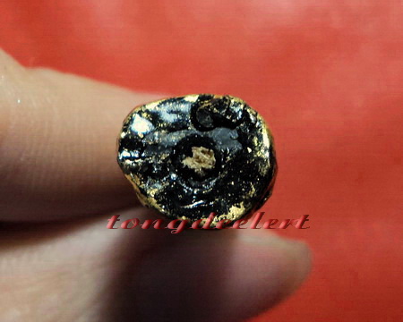 พระอุปคุตปางจกบาตรศิลปะมอญพม่า เนื้อครั่งพุทราลงรักปิดทอง ขนาดห้อยคอ สวยมากค่ะ